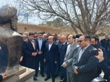 وزیر تعاون و کار از خانه بازسازی شده علامه امینی سراب بازدید کرد