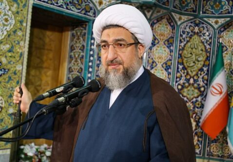 امام جمعه تبریز: ایران صلح‌طلب است / دانشگاه‌ها میدان آگاهی‌اند نه اغتشاش