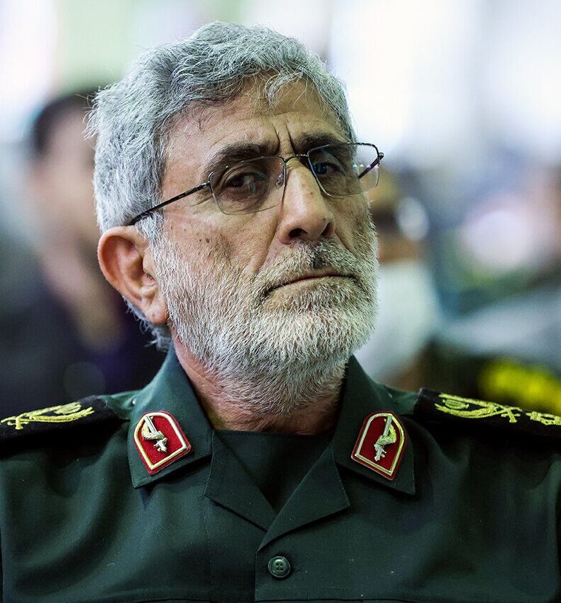 سردار قاآنی: ساحات مقاومت قوی تر از هر موعد دیگری کنار حزب الله قهرمان قراردارند