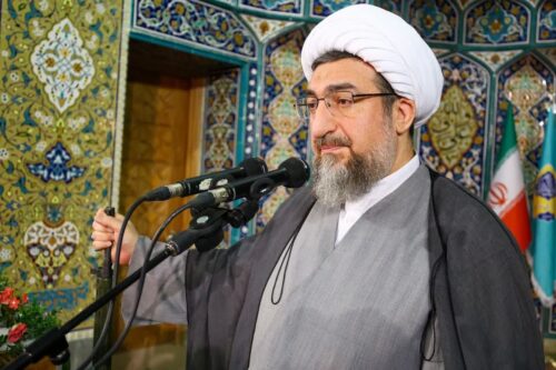 امام جمعه تبریز: دولت تمام توان خود را صرف معیشت مردم و مهار تورم کند