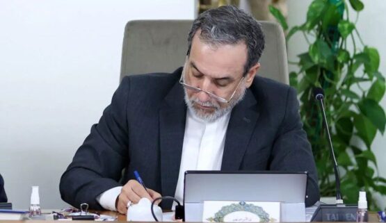 عراقچی در پیام به رهبر انقلاب: تمام توان دستگاه دیپلماسی در خدمت منافع ملی است